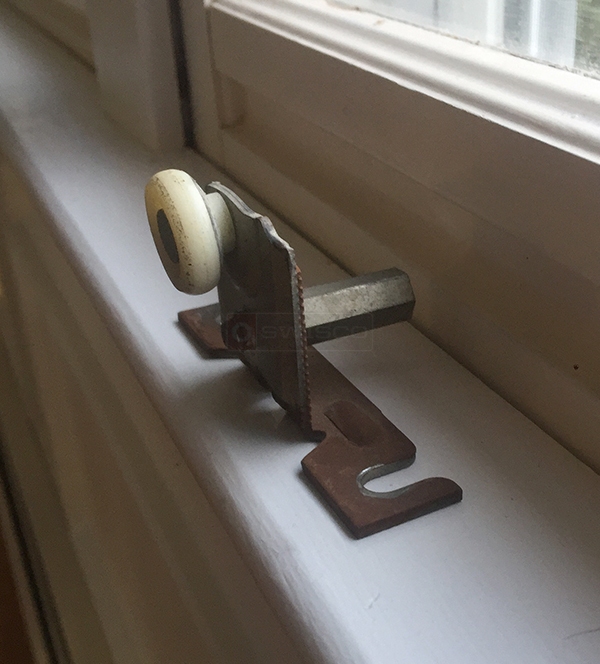 User submitted a photo of window hardware.