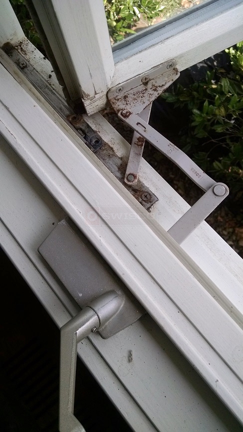 User submitted a photo of a window operator.