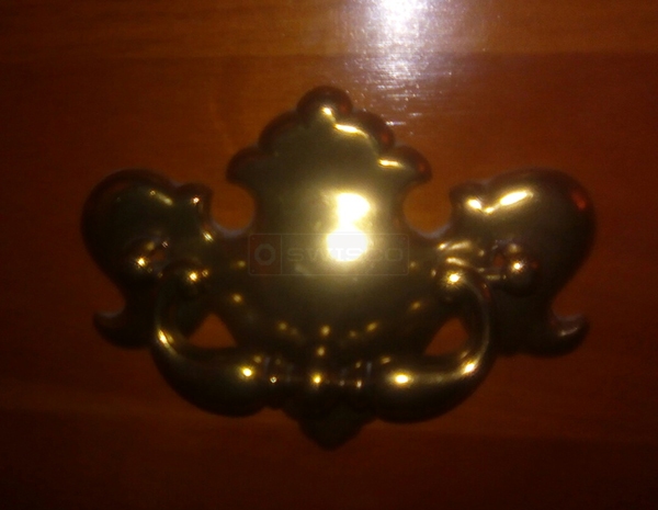 User submitted photos of a drawer pull.