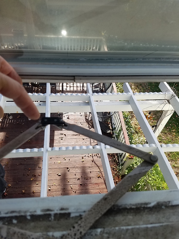 User submitted photos of a window operator.