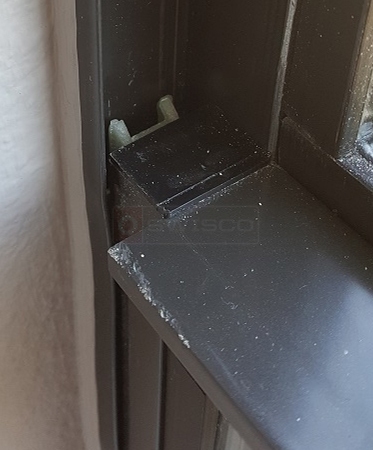 User submitted image of their window hardware.