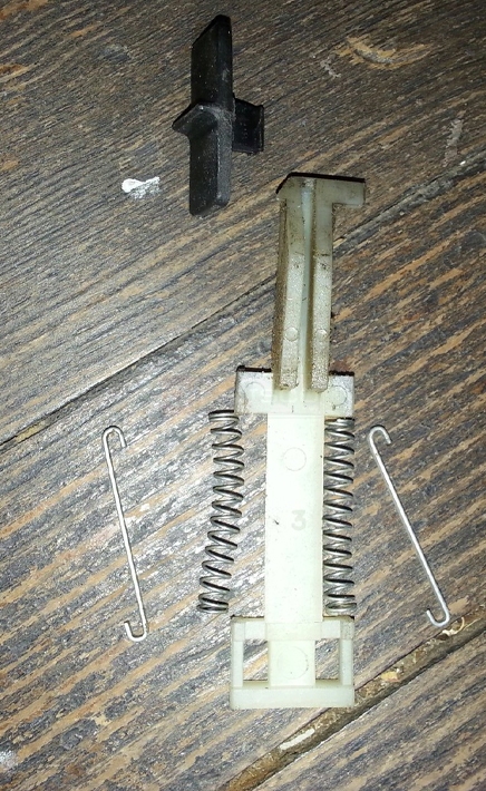 User submitted image of their window hardware.