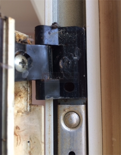 User submitted image of their window hardware.