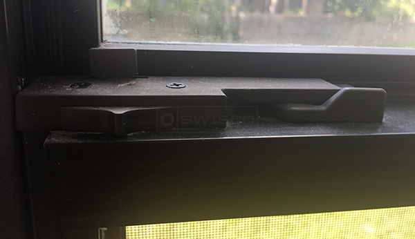User submitted a photo of a tilt latch.