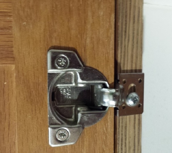 cupboard hinge