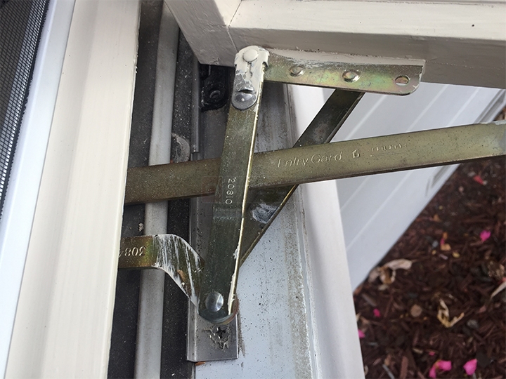 User submitted photos of a window operator.