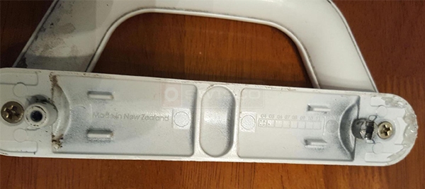 User submitted photos of a patio door handle.