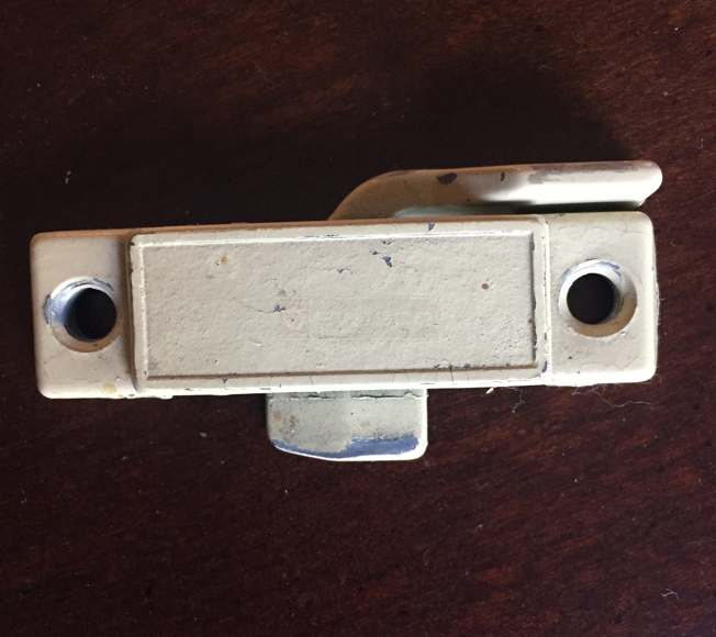 User submitted image of their window hardware.