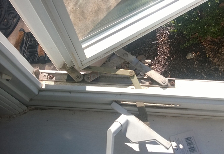 User submitted a photo of a window operator.