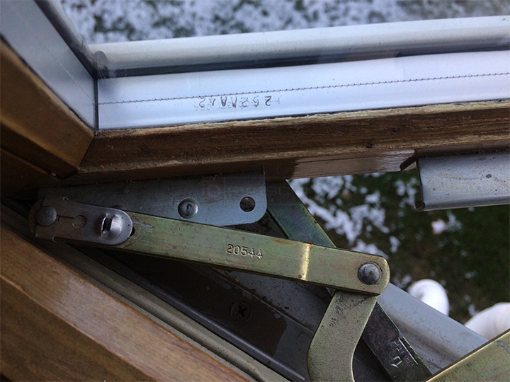 User submitted a photo of a window operator.