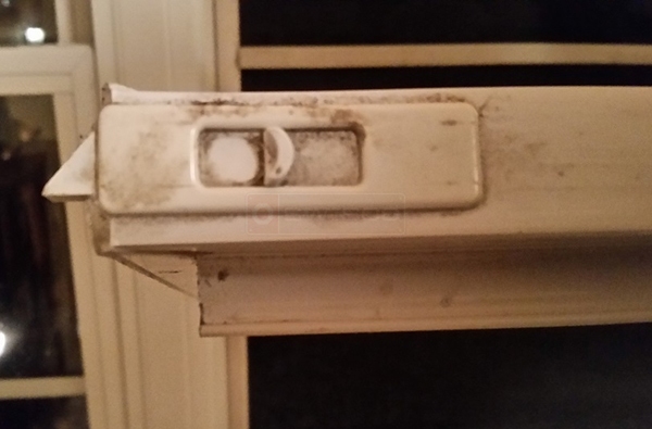 User submitted a photo of a tilt latch.