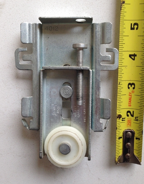 User submitted image of their closet hardware.