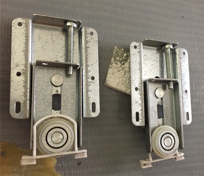 User submitted image of their closet hardware.