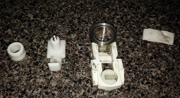 User submitted image of their window hardware.