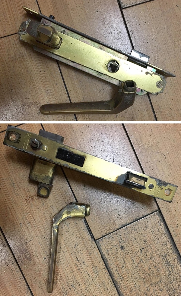 User submitted photos of a door handle set.