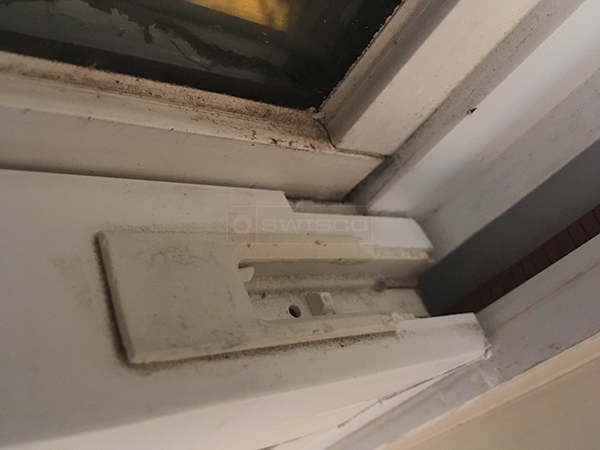 User submitted photos of a tilt latch.