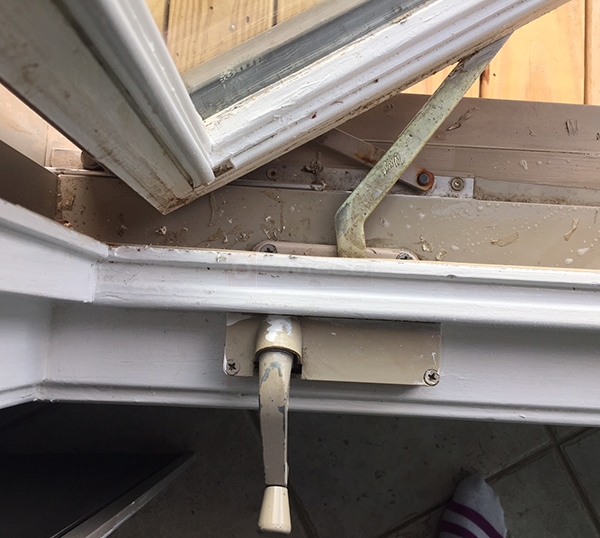 User submitted photos of a window operator.
