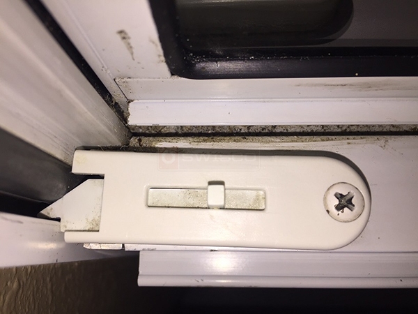 User submitted photos of a tilt latch.