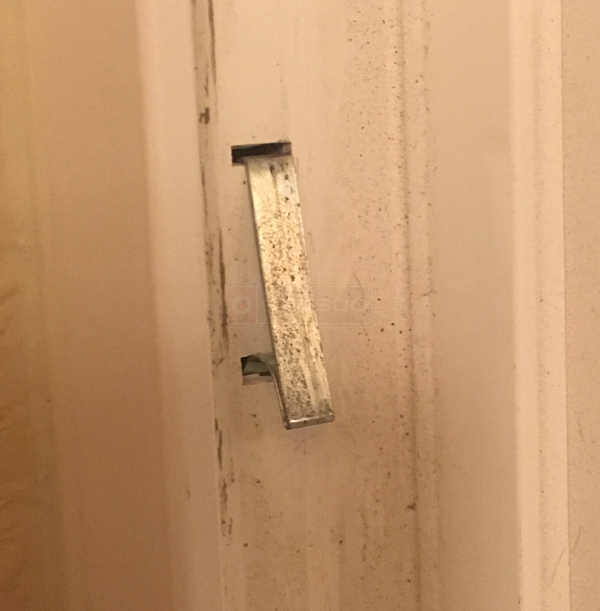 User submitted image of their window hardware.