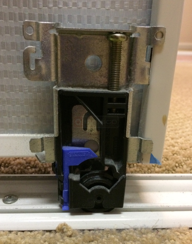 User submitted image of their closet hardware.