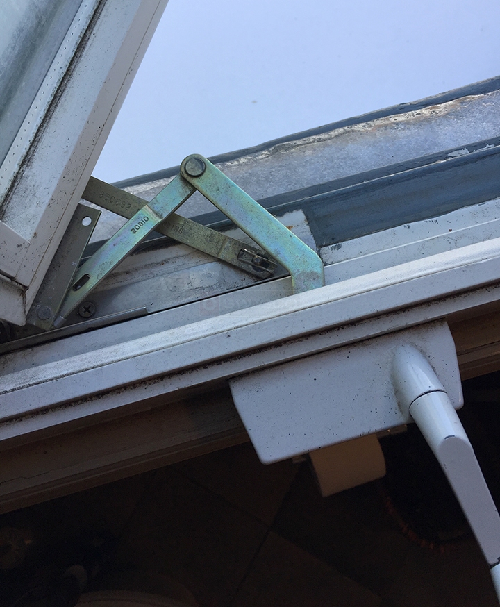 User submitted photos of a window operator.