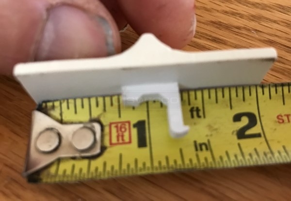 Tilt latch