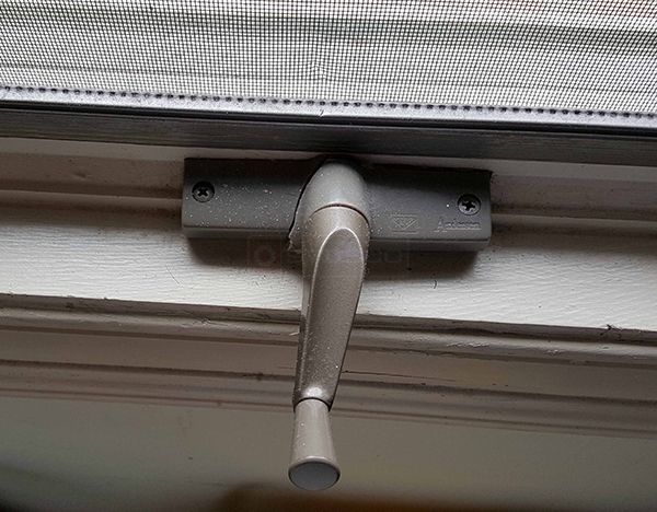 User submitted photos of a window operator.