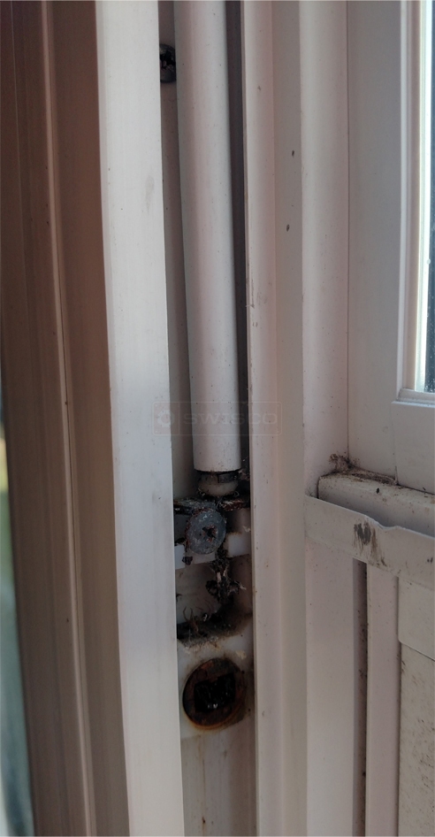 User submitted image of their window hardware.
