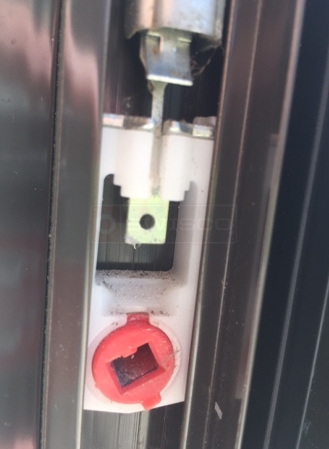 User submitted image of their window hardware.