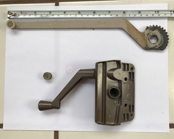User submitted image of their window hardware.