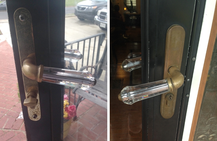 User submitted photos of a door handle set.