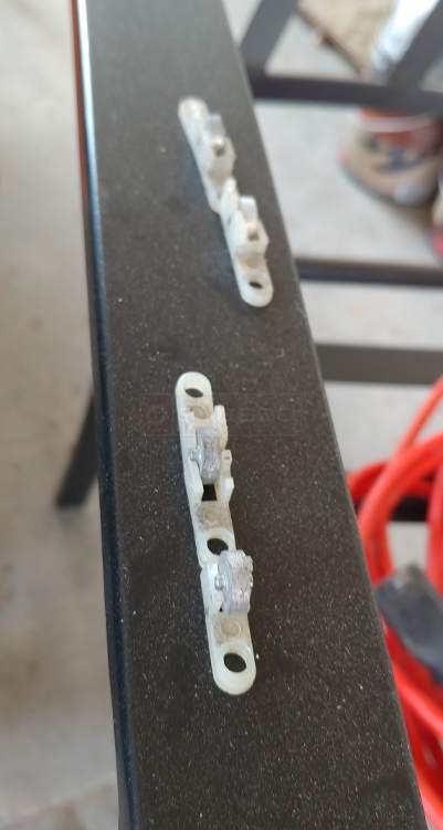 User submitted image of their window hardware.