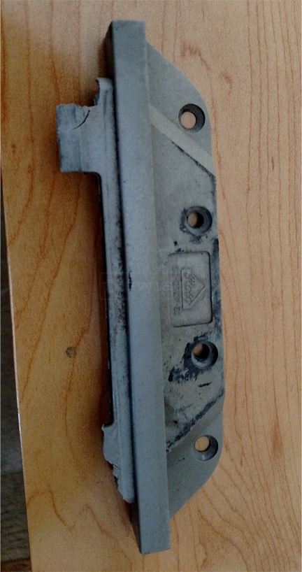 User submitted image of their window hardware.