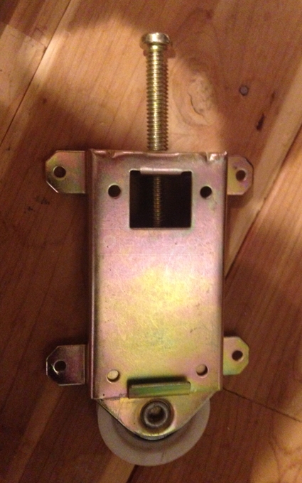 User submitted image of their closet hardware.