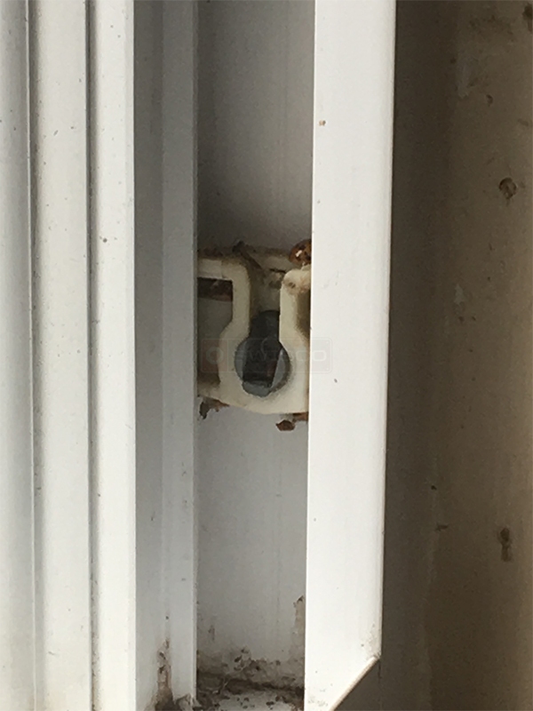 User submitted a photo of a pivot shoe.