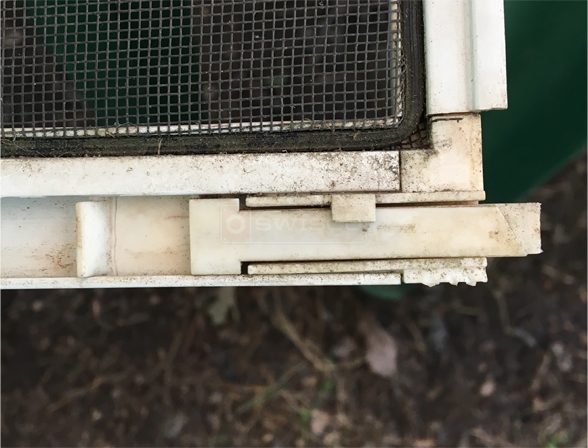 User submitted image of their window hardware.