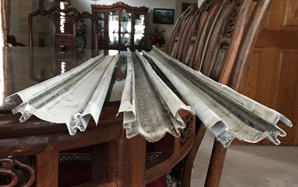 User submitted image of their closet hardware.