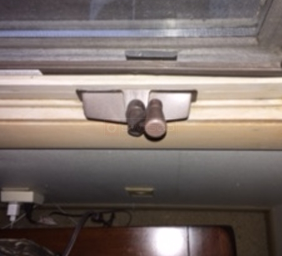 User submitted image of their window hardware.