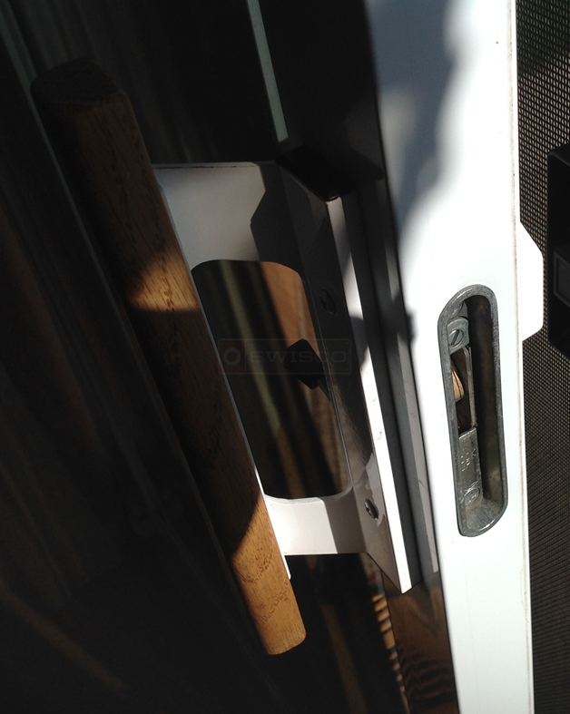 User submitted image of their door hardware.