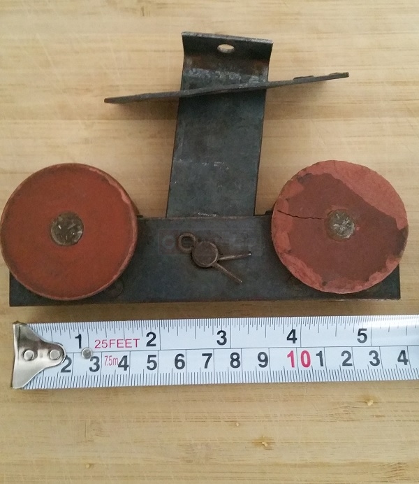 Hanging door trolley