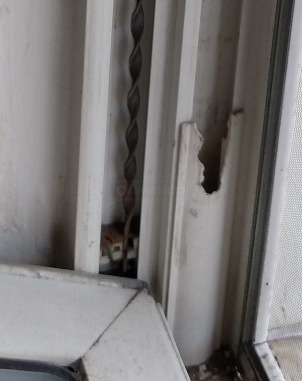 Top window won't stay up