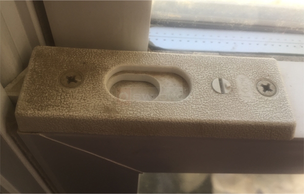 User submitted image of their window hardware.