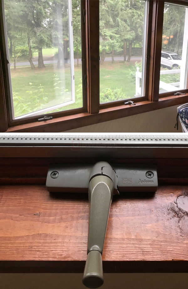 User submitted photos of a window operator.