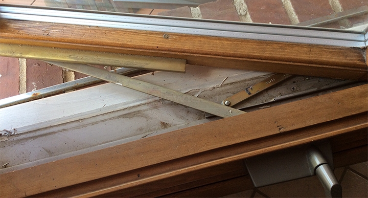 User submitted photos of a window operator.
