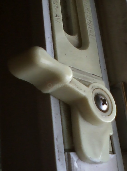 Right window latch for a Thermal-Gard window by Season-All