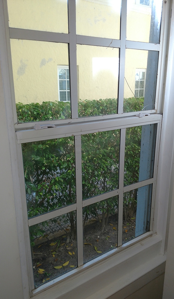 User submitted a photo of window hardware.