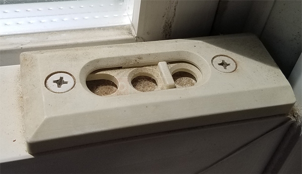 Tilt Latches