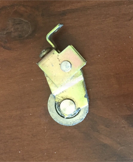 User submitted image of their window hardware.