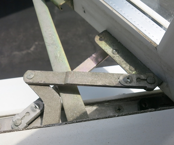 Operator arm