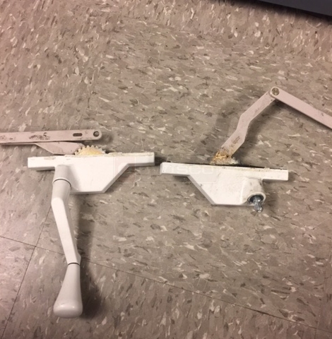 User submitted image of their window hardware.